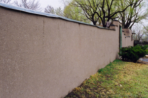 An unamended mud plastered wall after seven years. Jacona, NM, 2006.